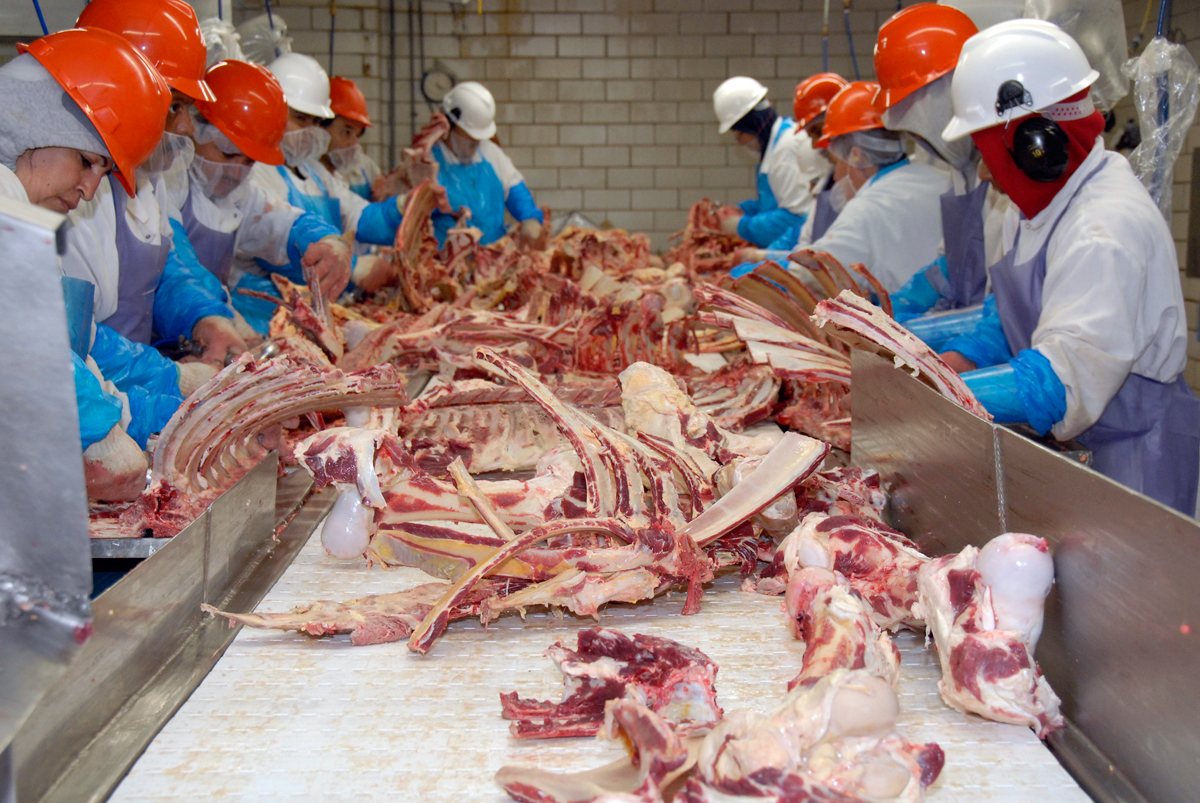 200417-meatpacking-slaughterhouse-workers-pandemic-coronavirus-covid-19-jbs-smithfield-2-usda